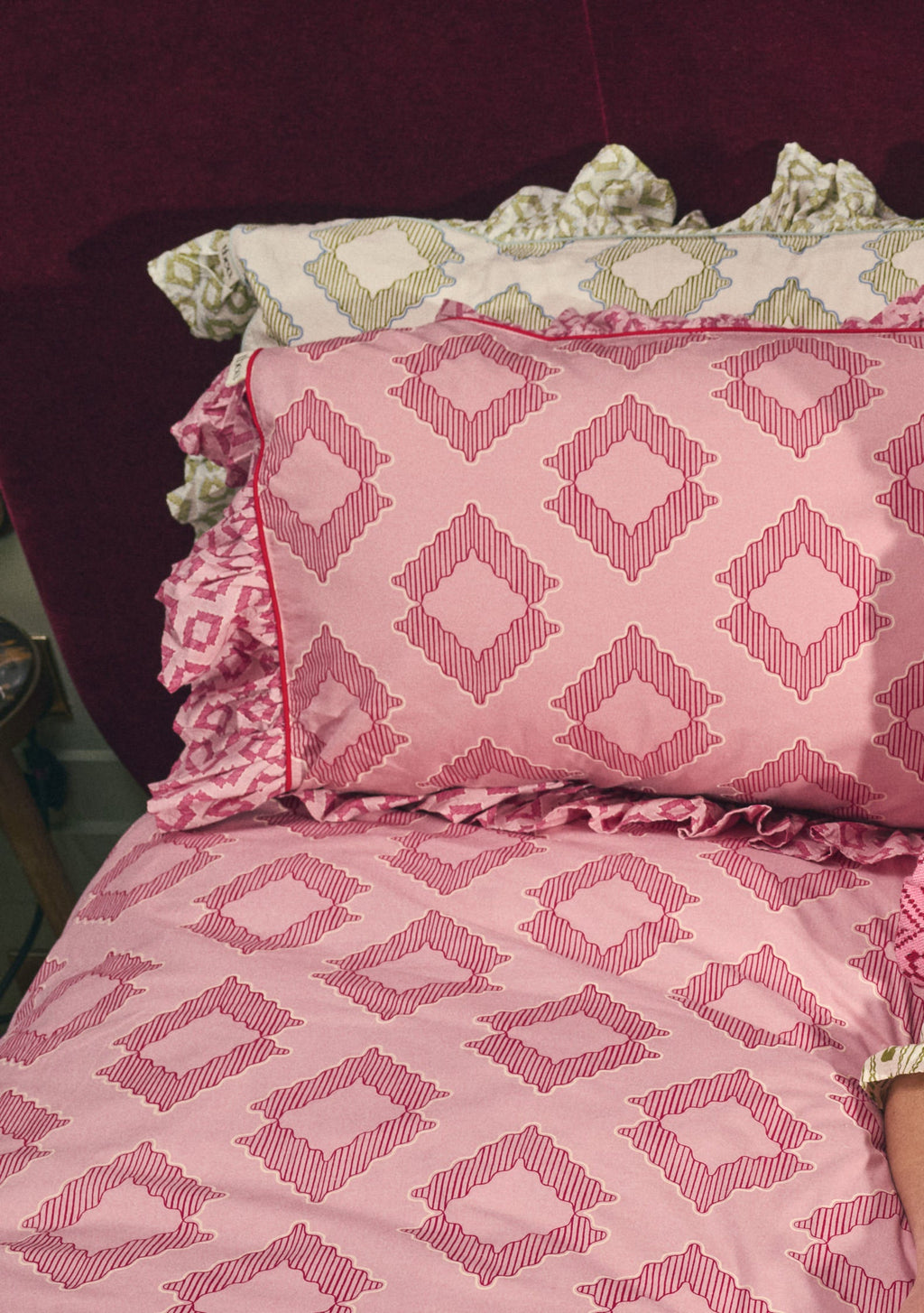 Cotton Duvet Cover & Pillowcases Set in Pink Diamond