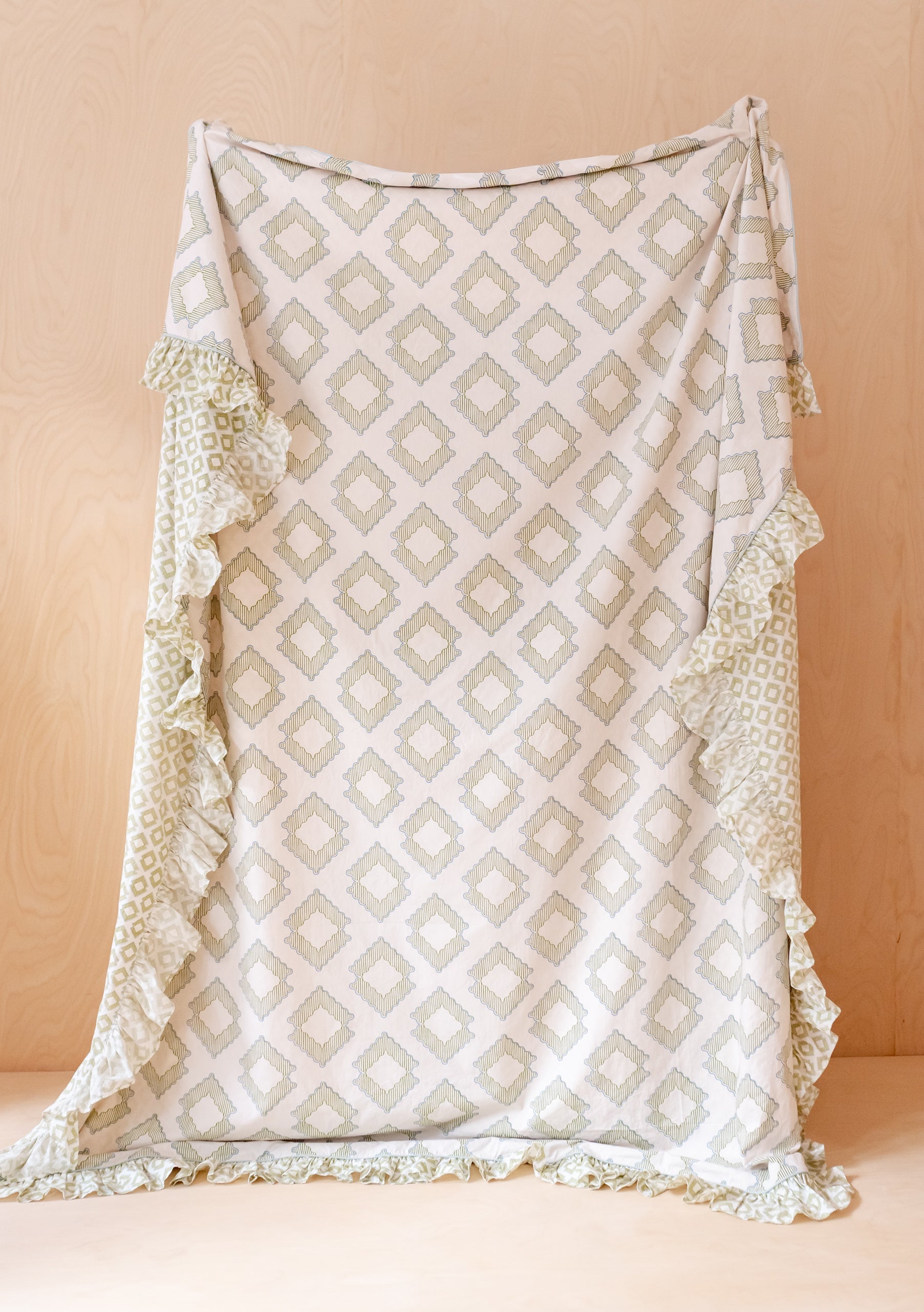 Cotton Duvet Cover & Pillowcases Set in Green Diamond