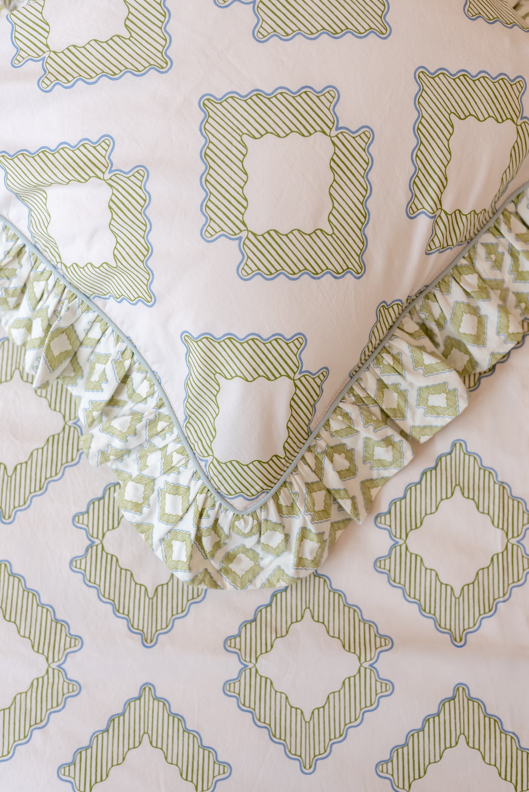 Pair of Cotton Pillowcases in Green Diamond
