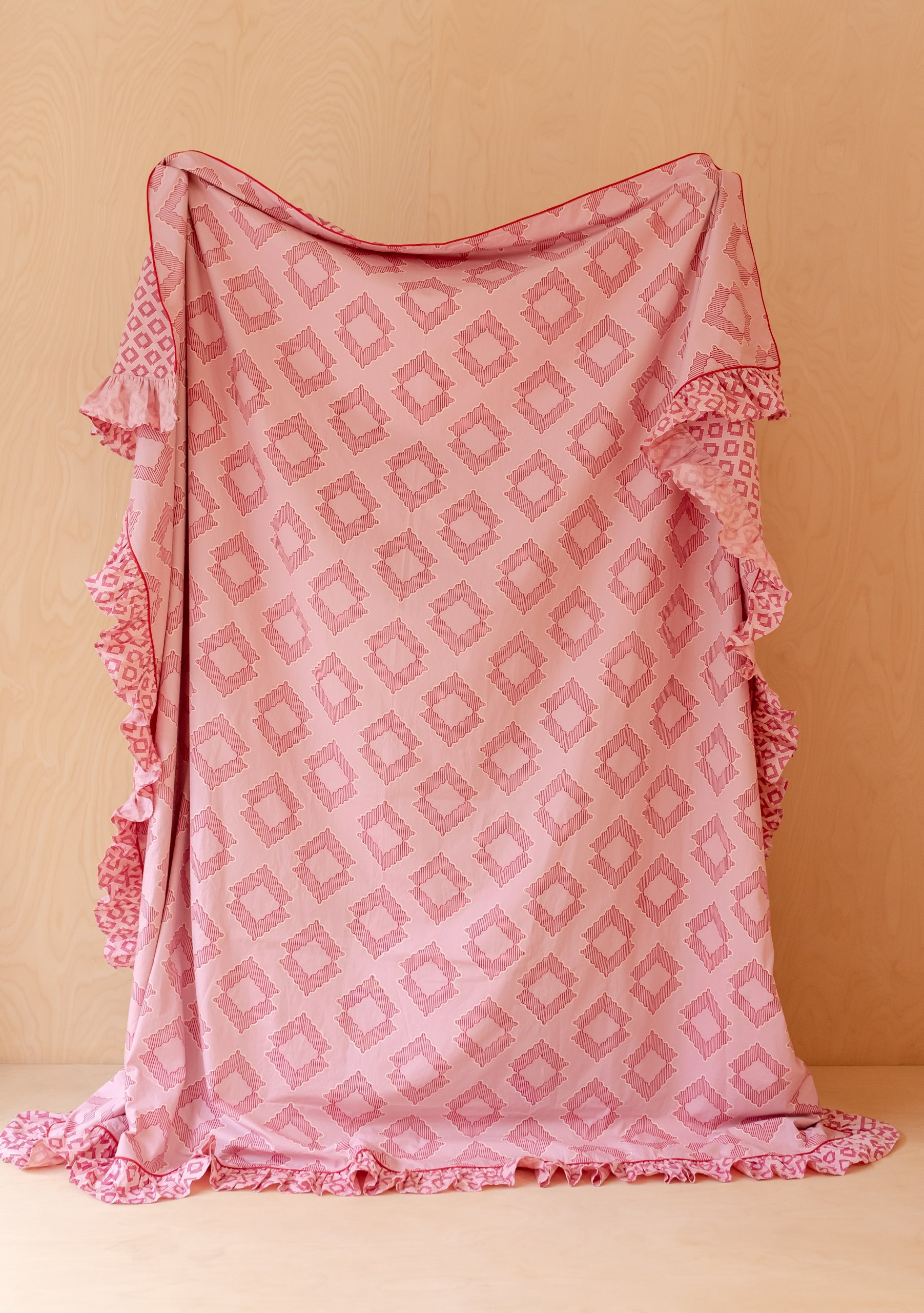 Cotton Duvet Cover & Pillowcases Set in Pink Diamond